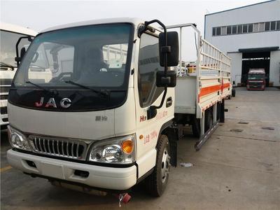 玉樹藏族自治州黃牌危險(xiǎn)物品運(yùn)輸車廠家——五十鈴放射性物品運(yùn)輸車價(jià)格優(yōu)勢解析